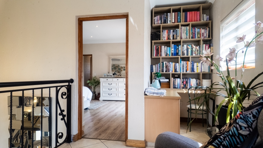 3 Bedroom Property for Sale in Lakefield Gauteng