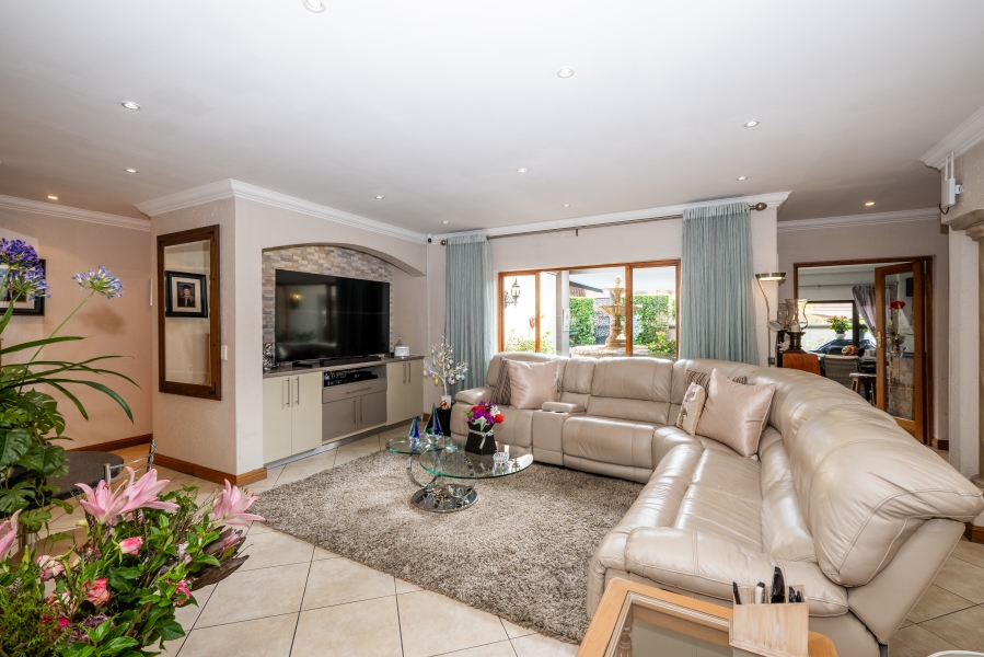 3 Bedroom Property for Sale in Lakefield Gauteng