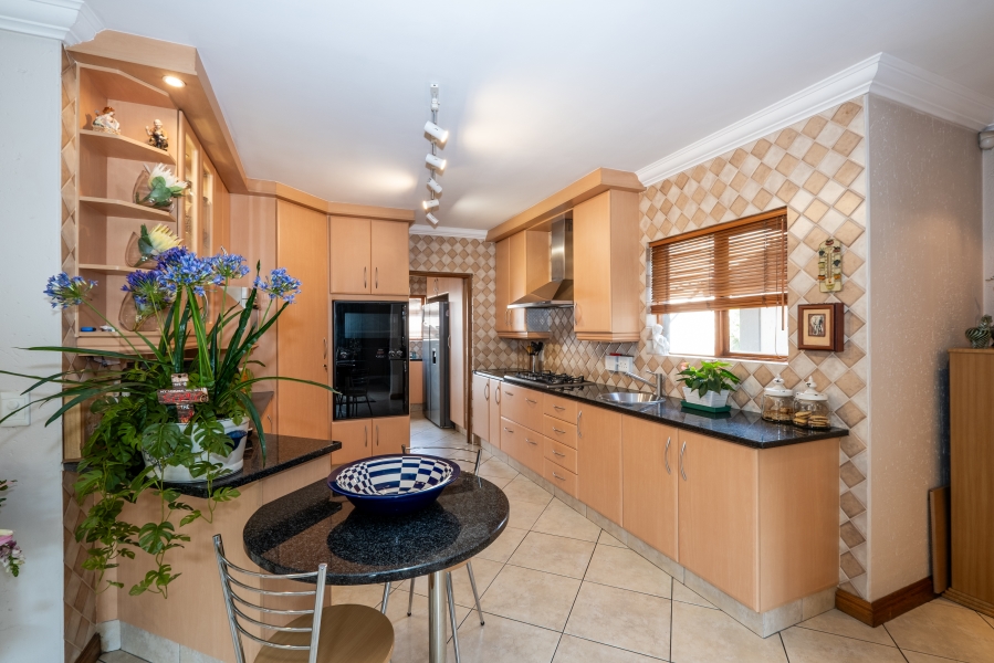 3 Bedroom Property for Sale in Lakefield Gauteng