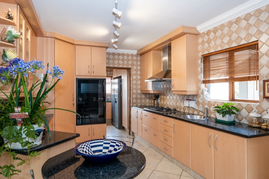 3 Bedroom Property for Sale in Lakefield Gauteng