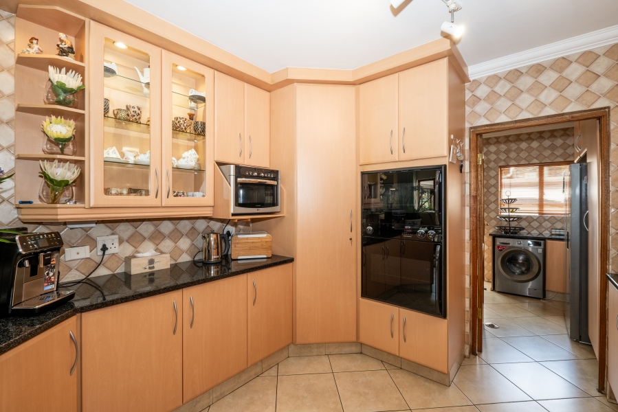 3 Bedroom Property for Sale in Lakefield Gauteng