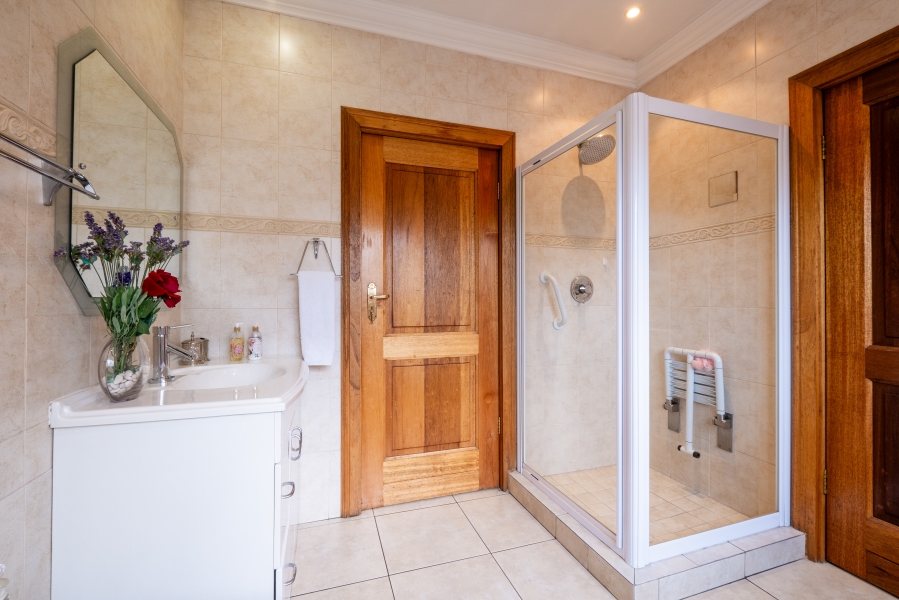 3 Bedroom Property for Sale in Lakefield Gauteng