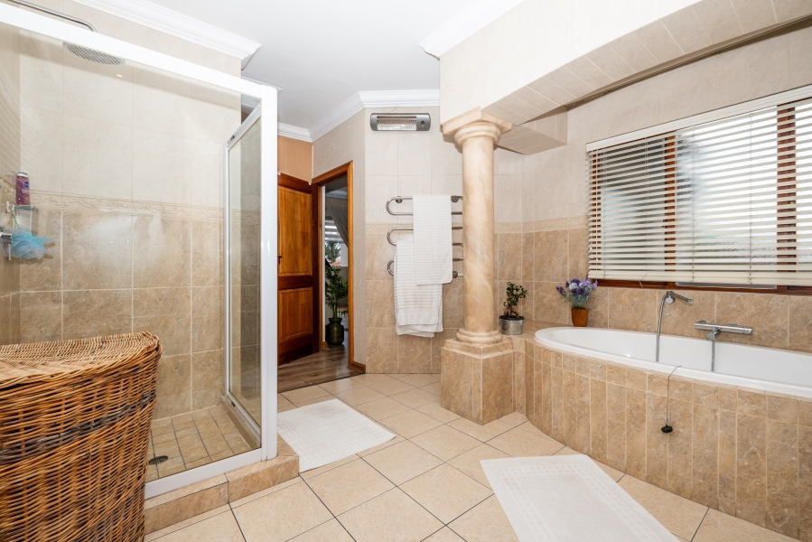 3 Bedroom Property for Sale in Lakefield Gauteng