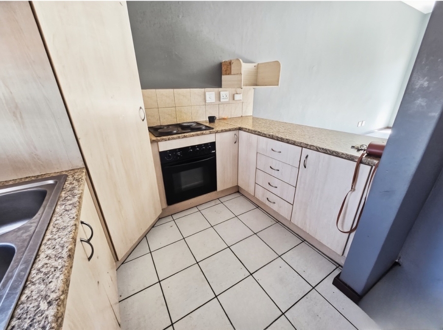 To Let 2 Bedroom Property for Rent in Buccleuch Gauteng