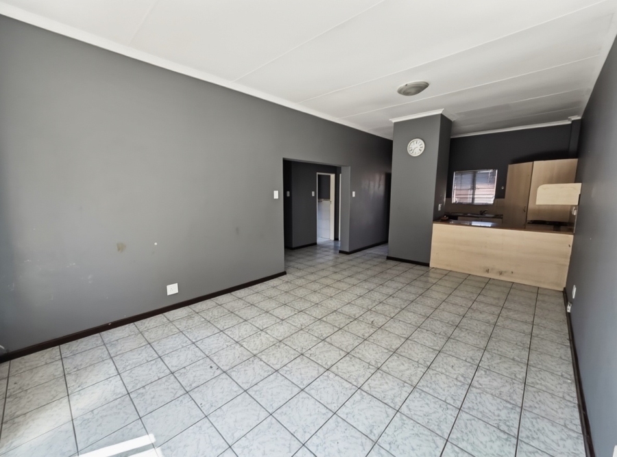 To Let 2 Bedroom Property for Rent in Buccleuch Gauteng