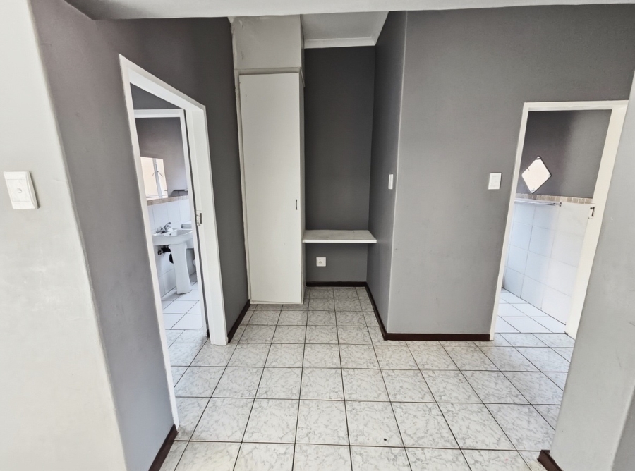 To Let 2 Bedroom Property for Rent in Buccleuch Gauteng