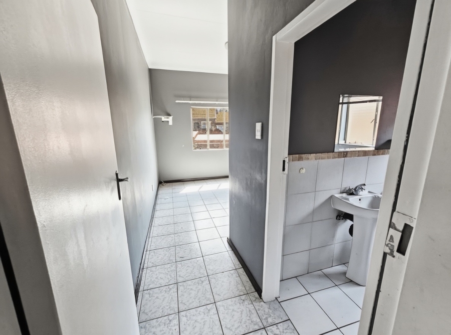 To Let 2 Bedroom Property for Rent in Buccleuch Gauteng