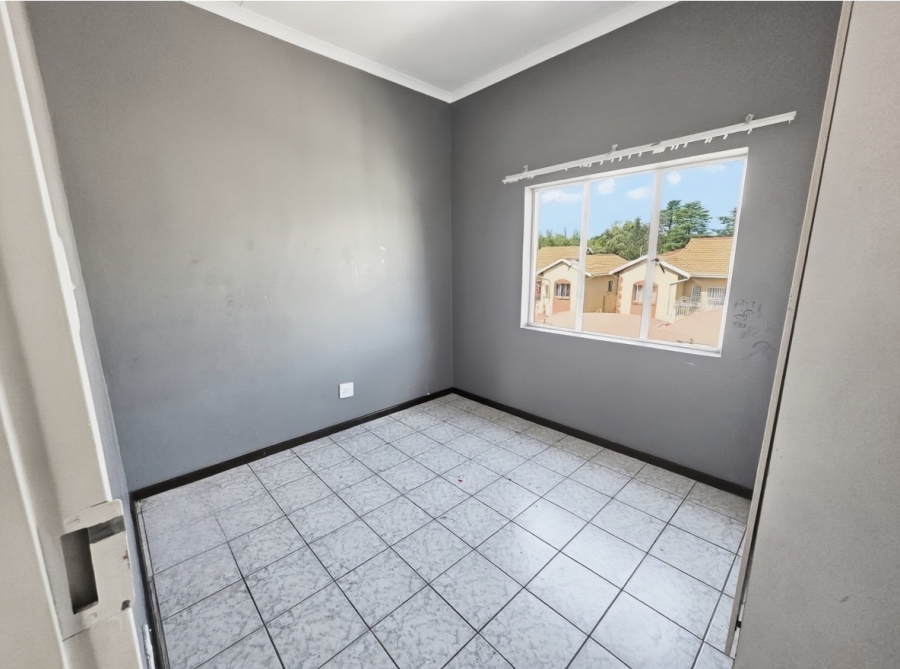 To Let 2 Bedroom Property for Rent in Buccleuch Gauteng