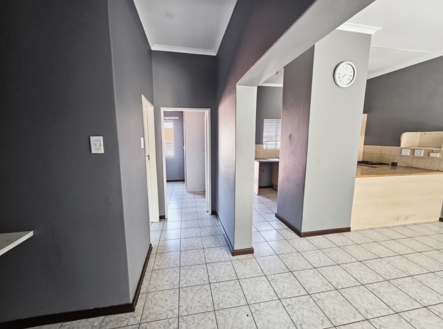 To Let 2 Bedroom Property for Rent in Buccleuch Gauteng