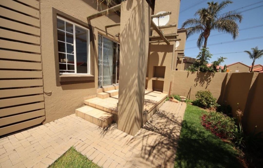 2 Bedroom Property for Sale in Eden Glen Gauteng