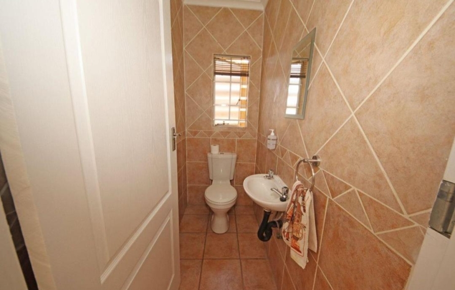 2 Bedroom Property for Sale in Eden Glen Gauteng