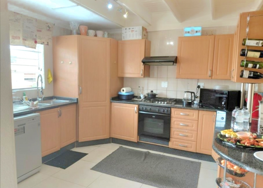 5 Bedroom Property for Sale in Eden Glen Gauteng