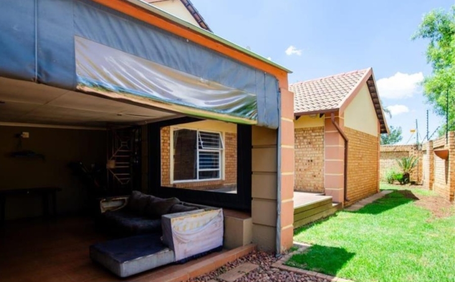 5 Bedroom Property for Sale in Eden Glen Gauteng