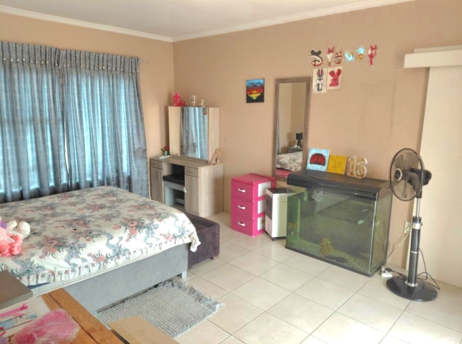 5 Bedroom Property for Sale in Eden Glen Gauteng