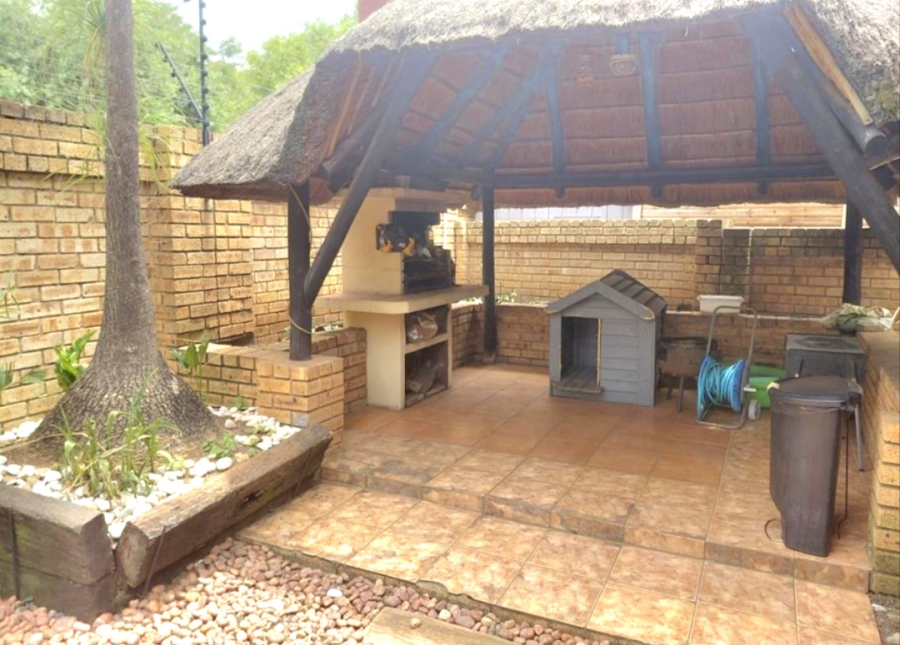 5 Bedroom Property for Sale in Eden Glen Gauteng