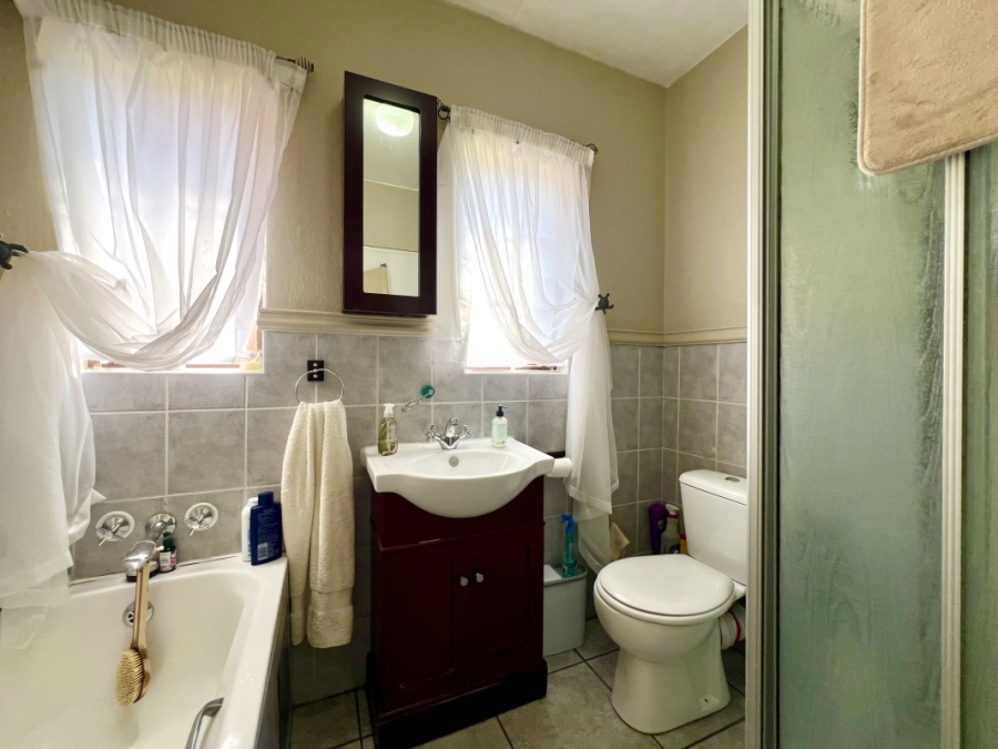 2 Bedroom Property for Sale in Eden Glen Gauteng