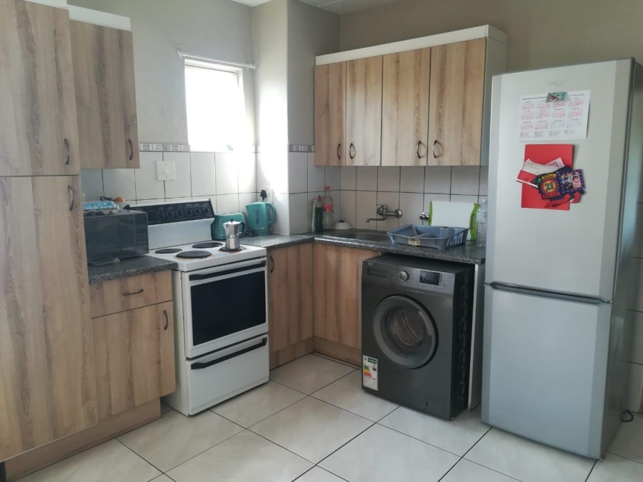 To Let 1 Bedroom Property for Rent in Melville Gauteng