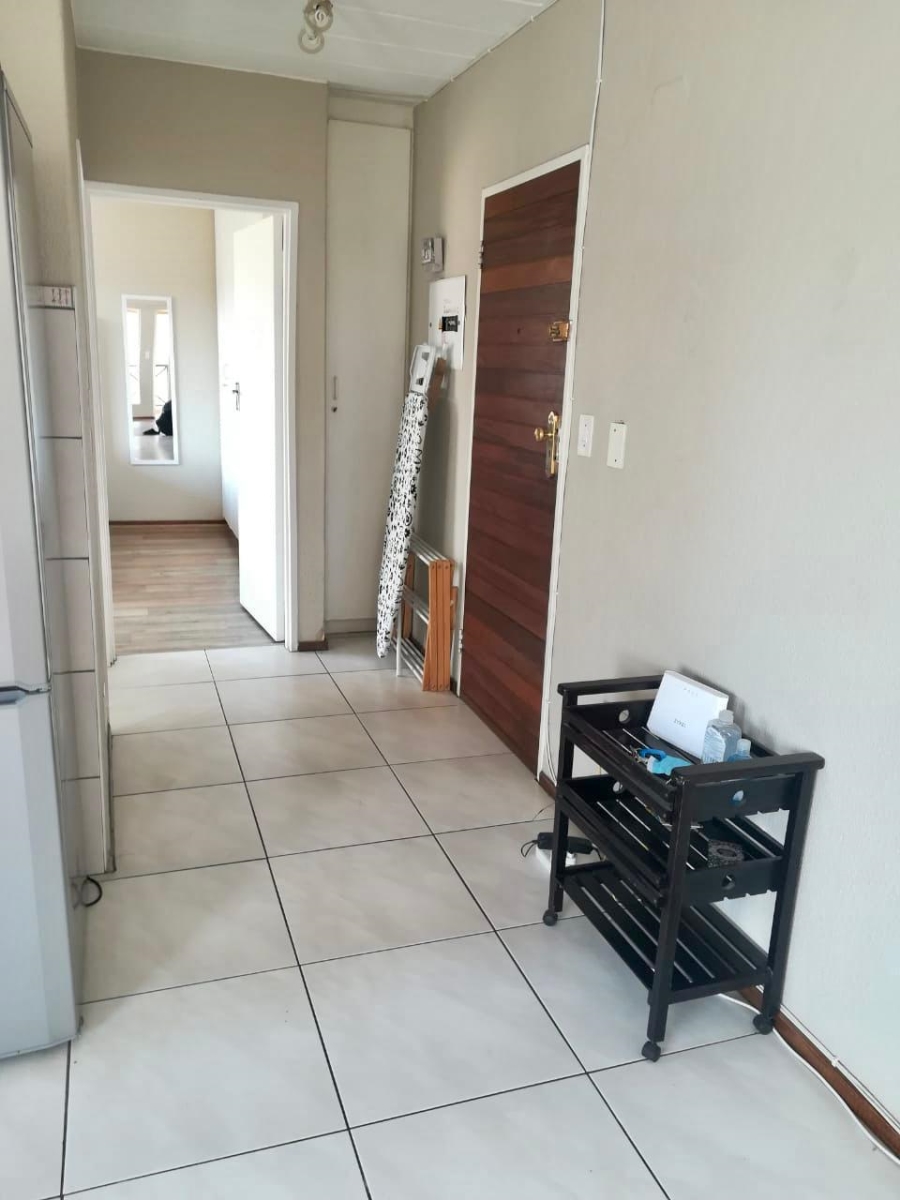 To Let 1 Bedroom Property for Rent in Melville Gauteng