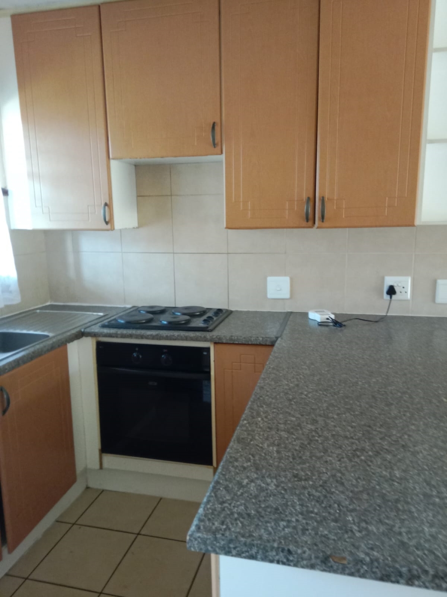 To Let 2 Bedroom Property for Rent in Noordwyk Gauteng
