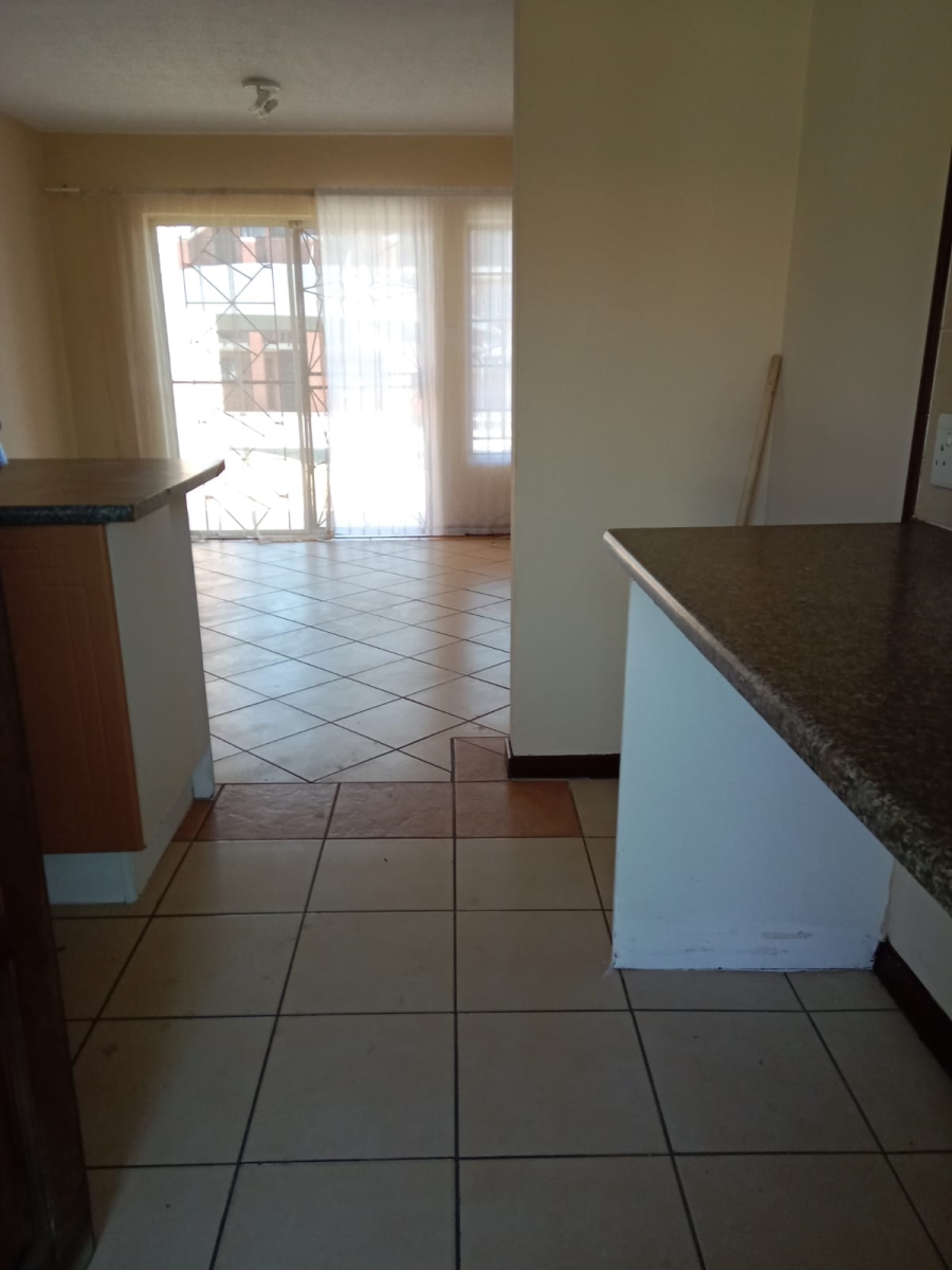 To Let 2 Bedroom Property for Rent in Noordwyk Gauteng