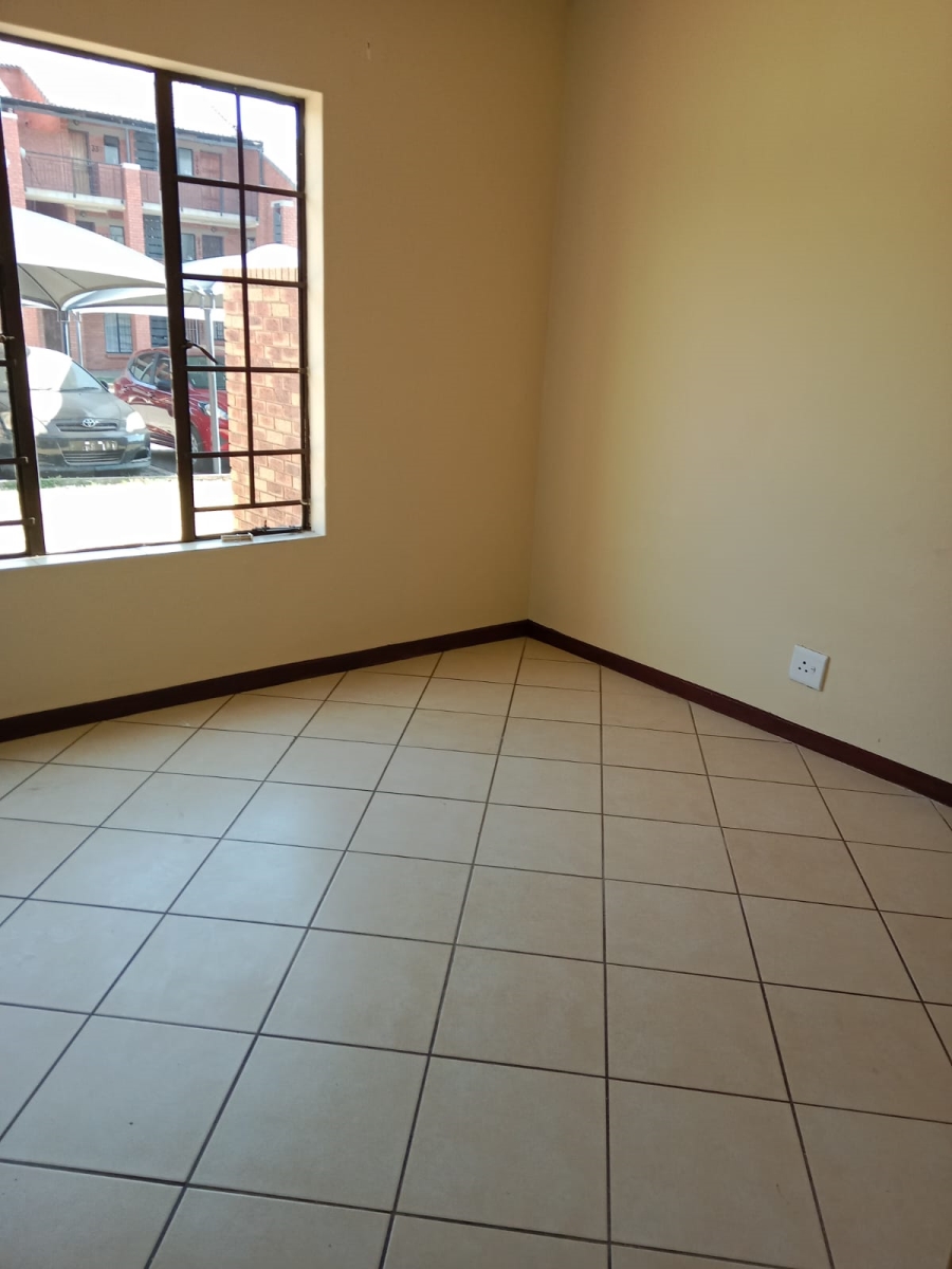 To Let 2 Bedroom Property for Rent in Noordwyk Gauteng