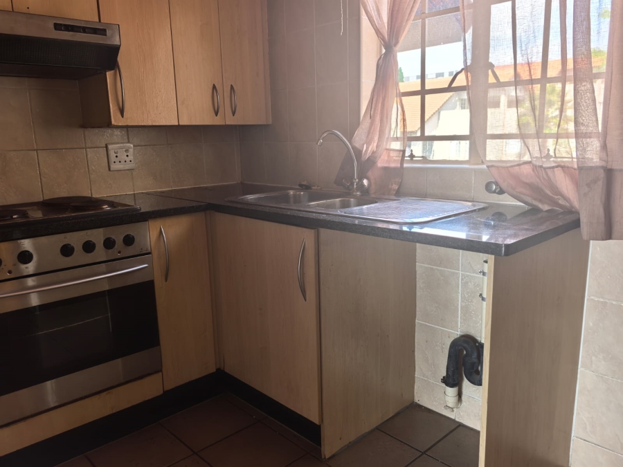 To Let 2 Bedroom Property for Rent in Noordwyk Gauteng