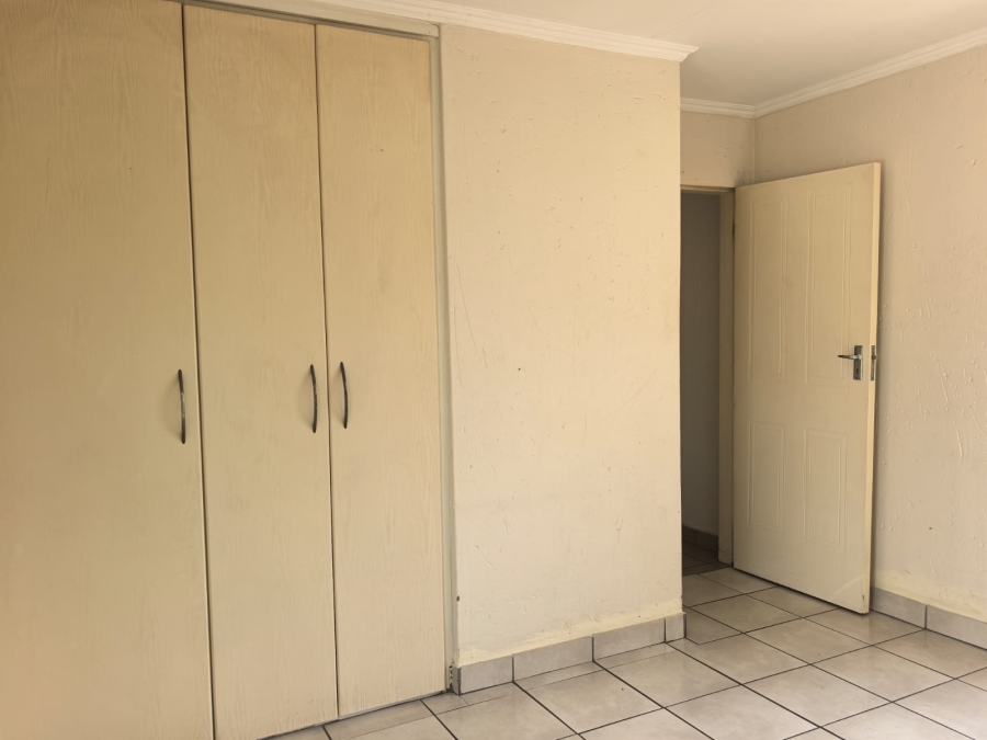To Let 2 Bedroom Property for Rent in Noordwyk Gauteng