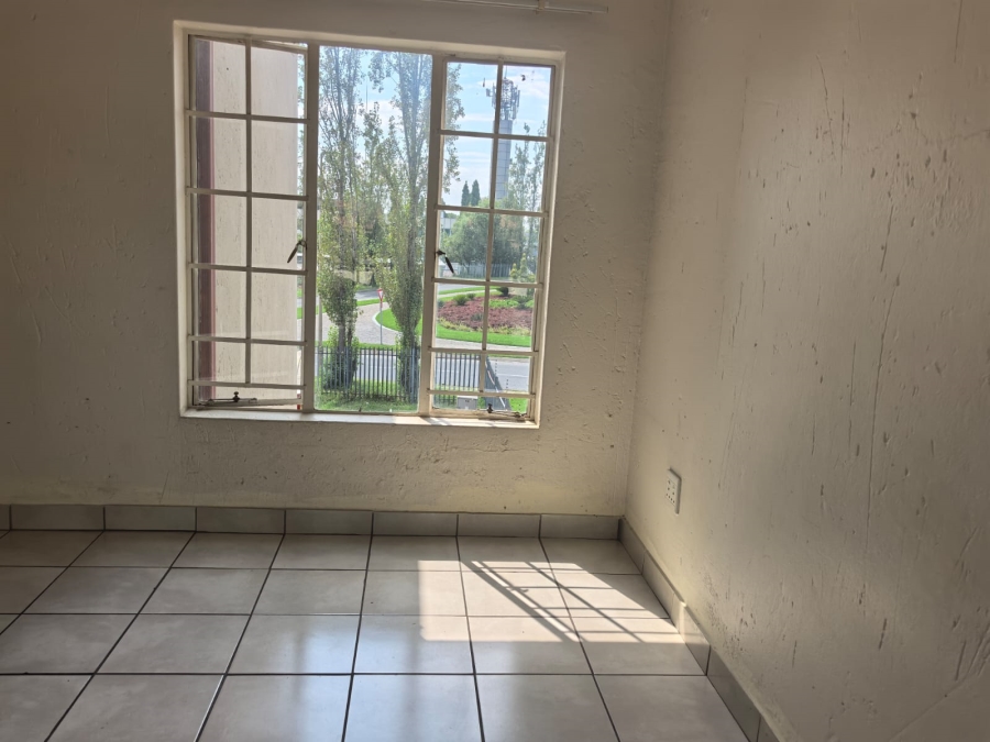 To Let 2 Bedroom Property for Rent in Noordwyk Gauteng