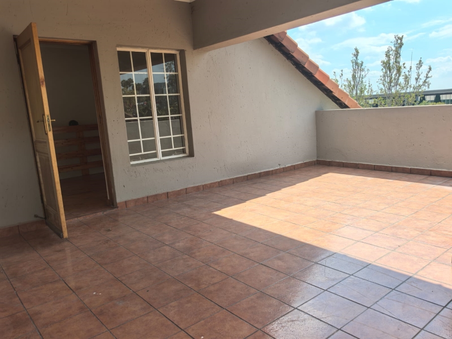 To Let 2 Bedroom Property for Rent in Noordwyk Gauteng