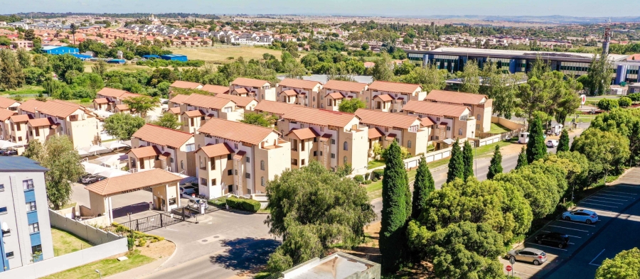 To Let 2 Bedroom Property for Rent in Noordwyk Gauteng