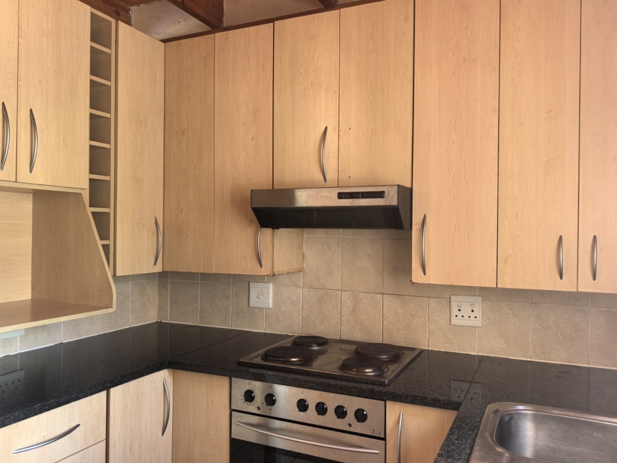 To Let 2 Bedroom Property for Rent in Noordwyk Gauteng