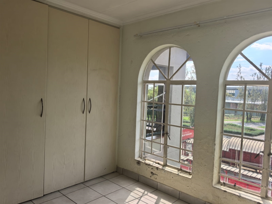 To Let 2 Bedroom Property for Rent in Noordwyk Gauteng