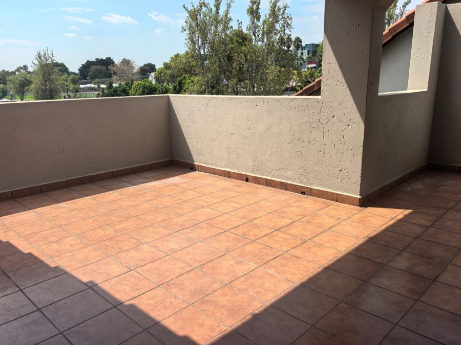 To Let 2 Bedroom Property for Rent in Noordwyk Gauteng