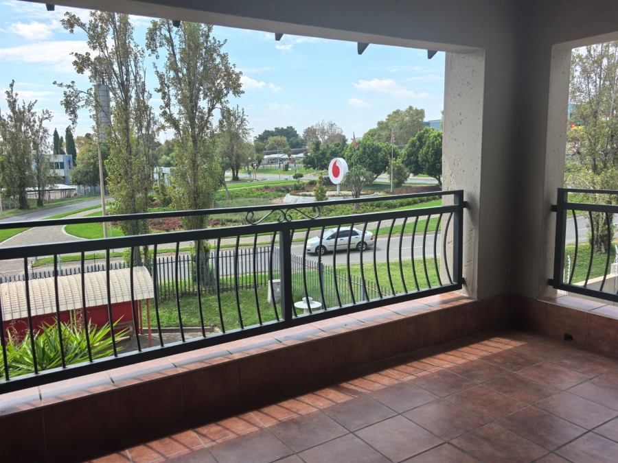 To Let 2 Bedroom Property for Rent in Noordwyk Gauteng