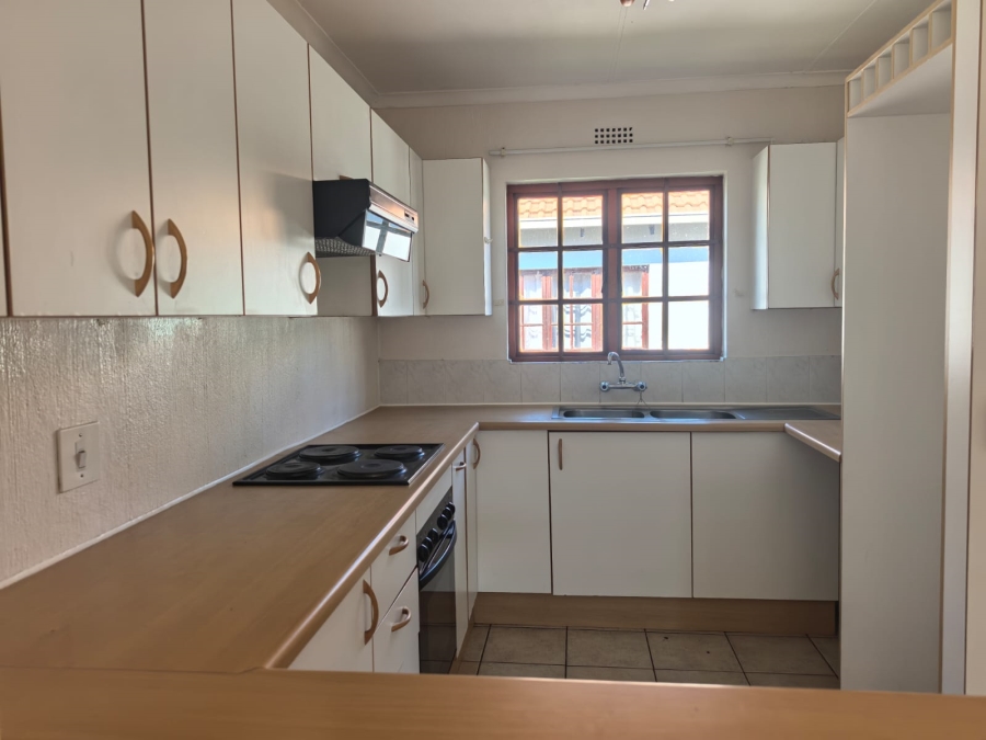 To Let 2 Bedroom Property for Rent in Halfway Gardens Gauteng