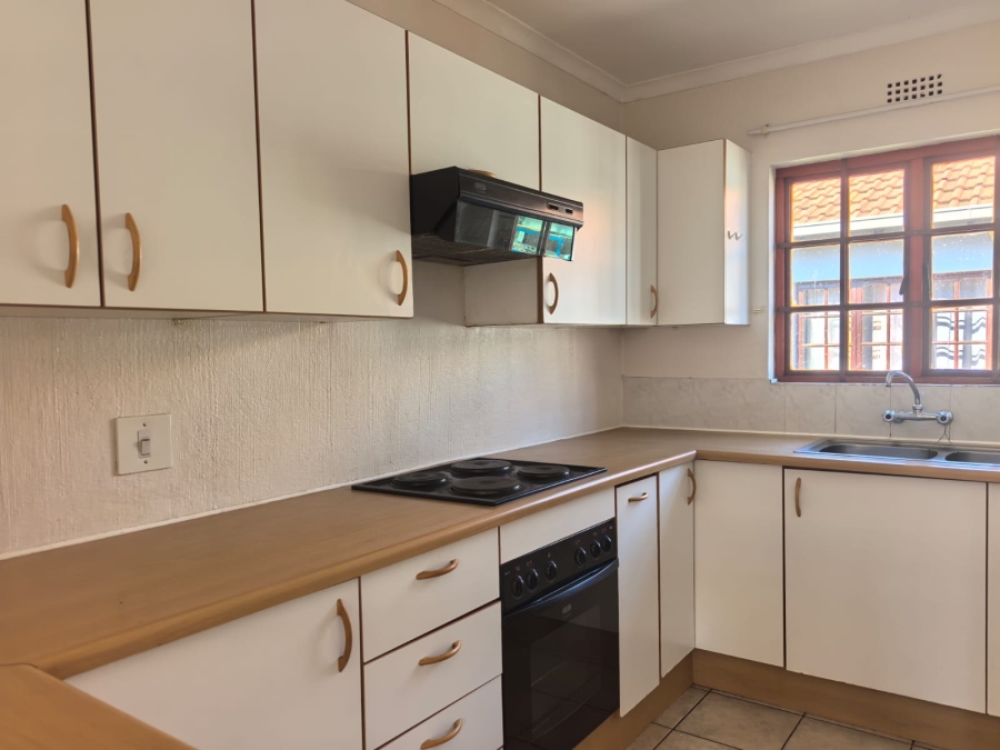 To Let 2 Bedroom Property for Rent in Halfway Gardens Gauteng