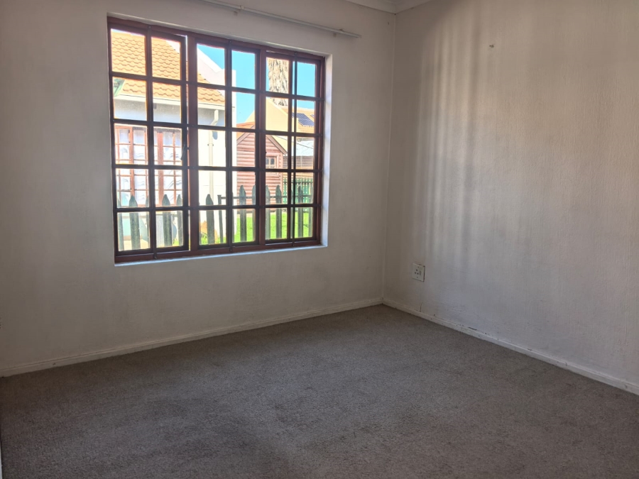 To Let 2 Bedroom Property for Rent in Halfway Gardens Gauteng