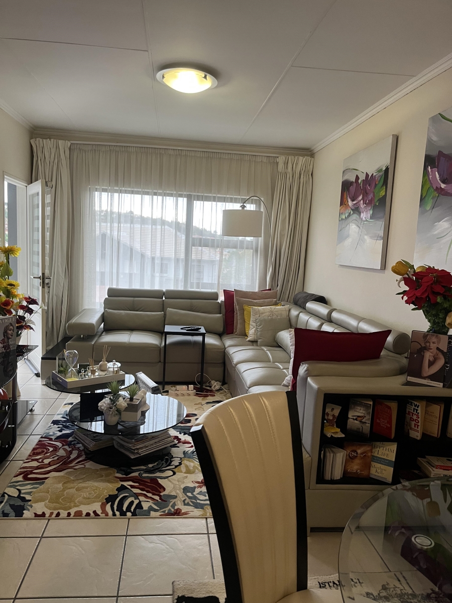 2 Bedroom Property for Sale in Oakdene Gauteng