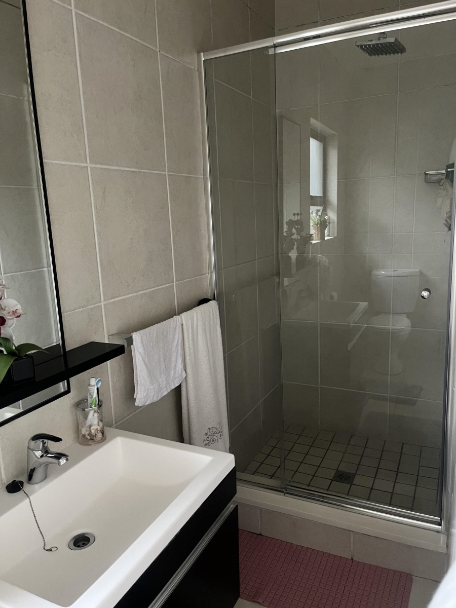 2 Bedroom Property for Sale in Oakdene Gauteng