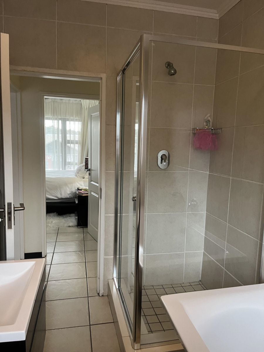 2 Bedroom Property for Sale in Oakdene Gauteng