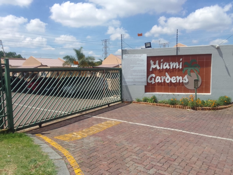 2 Bedroom Property for Sale in Meredale Gauteng