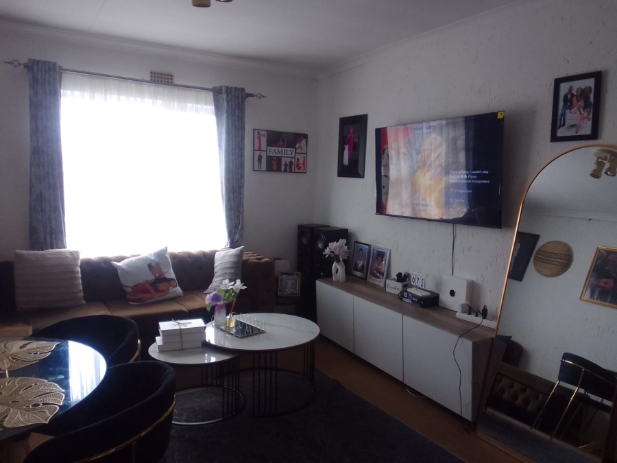 2 Bedroom Property for Sale in Meredale Gauteng