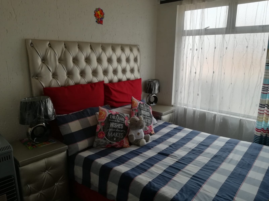 2 Bedroom Property for Sale in Meredale Gauteng