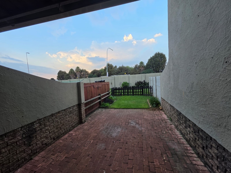 2 Bedroom Property for Sale in Witfield Gauteng