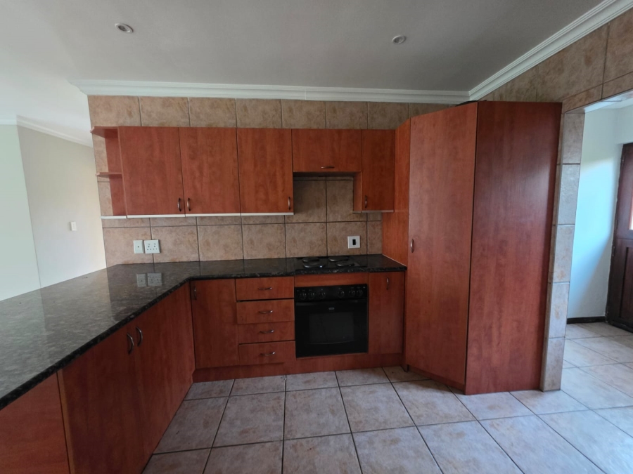 3 Bedroom Property for Sale in Dayanglen Gauteng