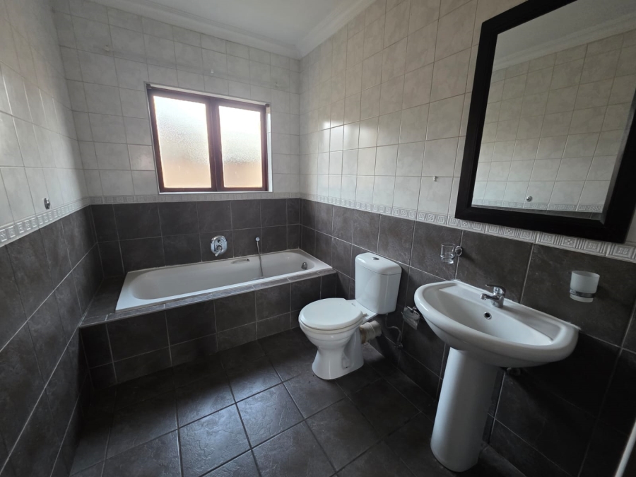 3 Bedroom Property for Sale in Dayanglen Gauteng