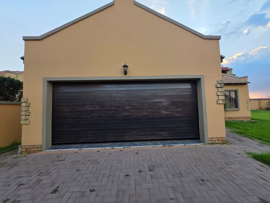 3 Bedroom Property for Sale in Dayanglen Gauteng