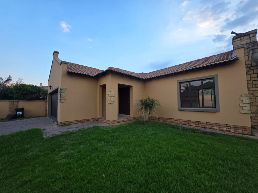 3 Bedroom Property for Sale in Dayanglen Gauteng