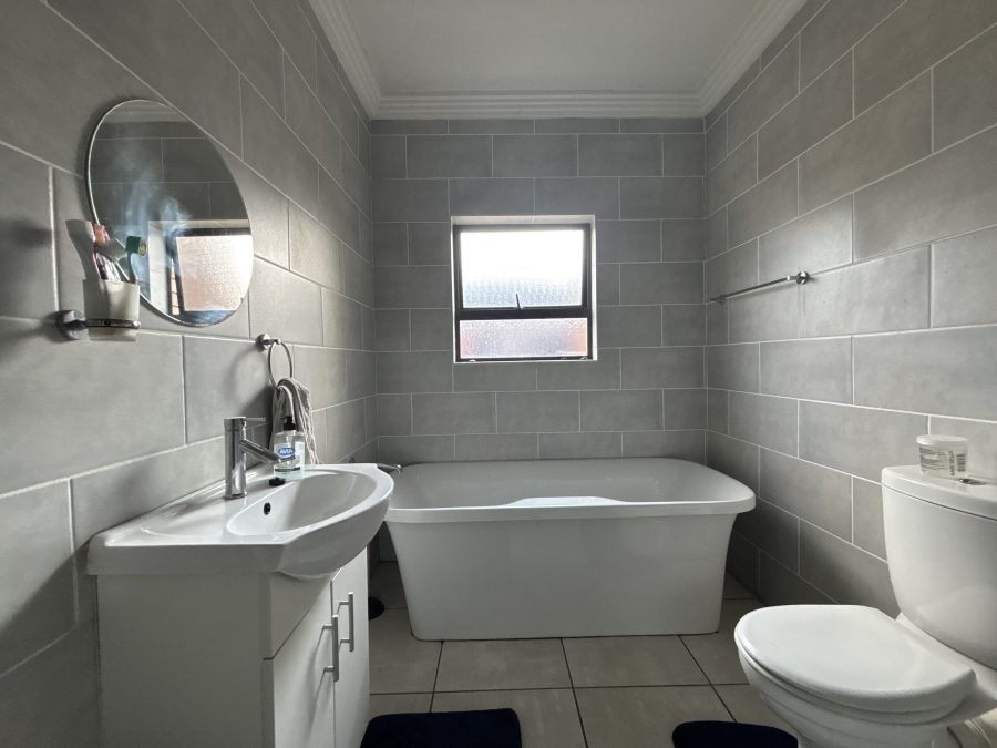 2 Bedroom Property for Sale in Jansenpark Gauteng