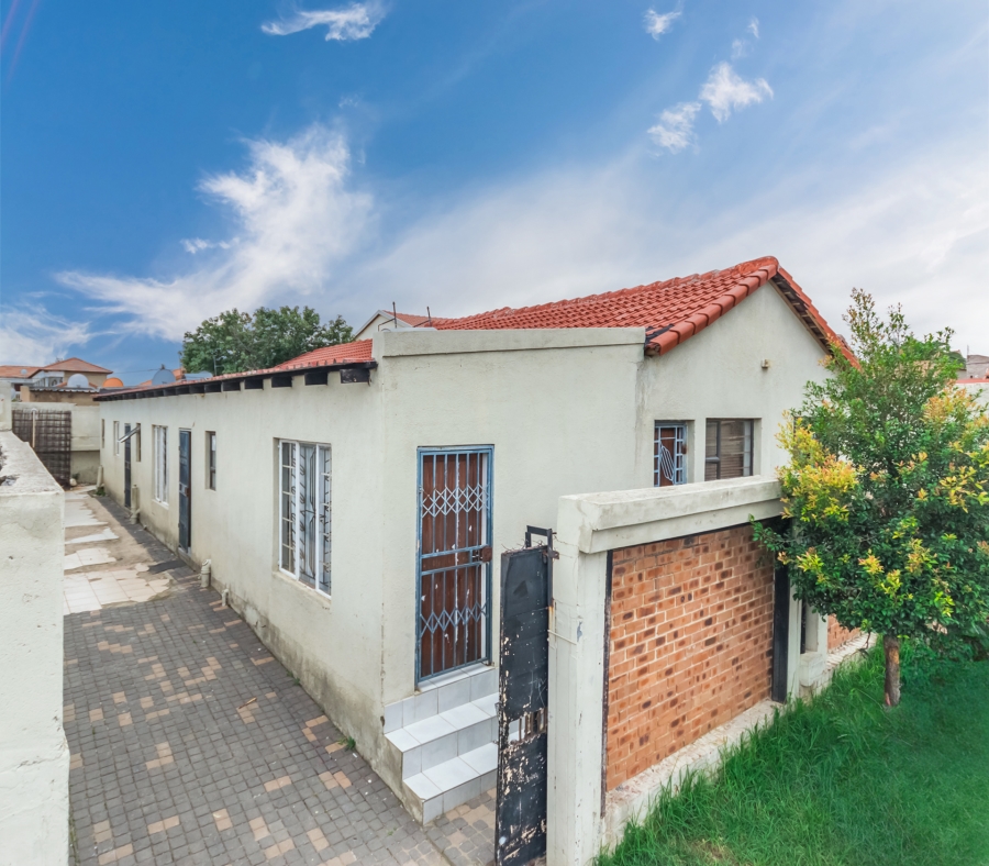 8 Bedroom Property for Sale in Cosmo City Gauteng
